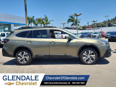 Used 2022 Subaru Outback Limited AWD/4WD image 10