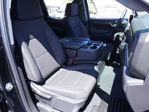 New 2026 GMC Sierra 1500 Elevation image 13