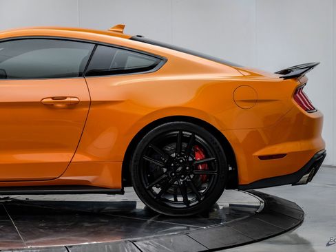 Used 2021 Ford Mustang Shelby GT500 w/ Technology Package image 9