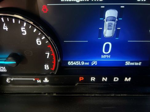 Used 2021 Ford Explorer XLT w/ Equipment Group 202A AWD/4WD image 13