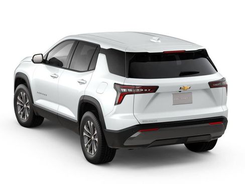 New 2026 Chevrolet Equinox LT image 2