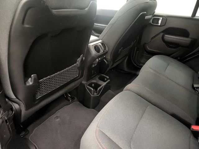 Used 2025 Jeep Wrangler Unlimited Rubicon AWD/4WD image 23