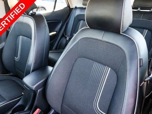 Certified 2023 Hyundai Venue Limited FWD image 28