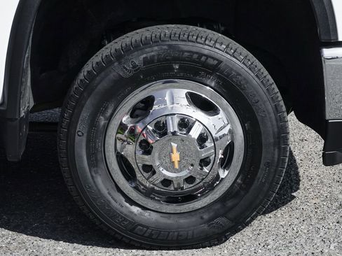 Used 2024 Chevrolet Silverado 3500 LT w/ Convenience Package image 33