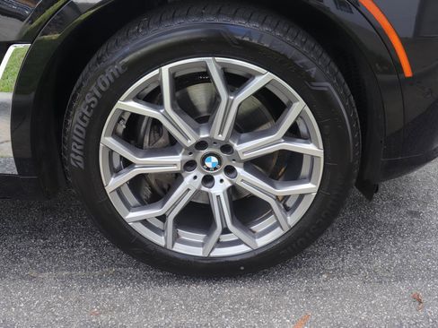 Used 2023 BMW X7 xDrive40i w/ Premium Package image 46