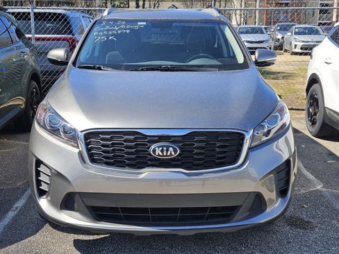 Used 2019 Kia Sorento LX w/ LX Convenience Package image 5