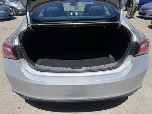 Used 2020 Chevrolet Malibu LT FWD image 19