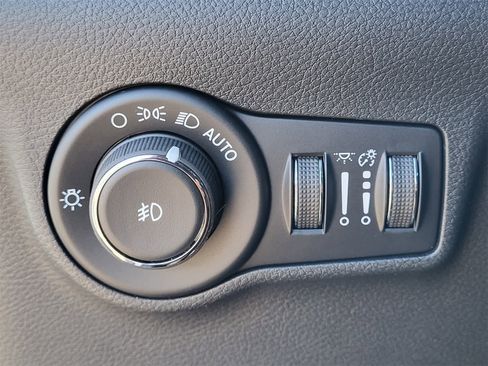 New 2026 Jeep Compass Latitude image 15