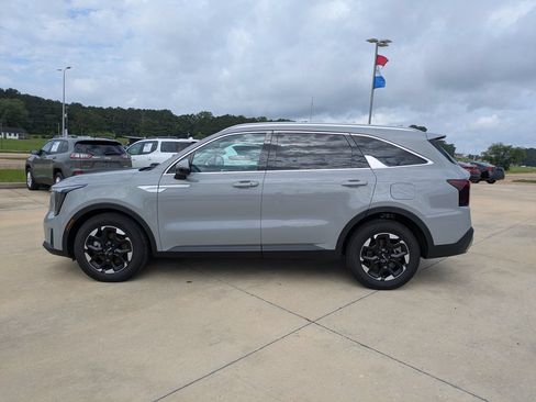Used 2026 Kia Sorento S w/ S Panoramic Sunroof Package FWD image 5