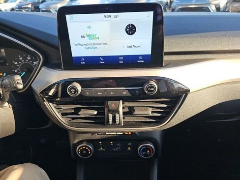 Used 2022 Ford Escape SE image 39