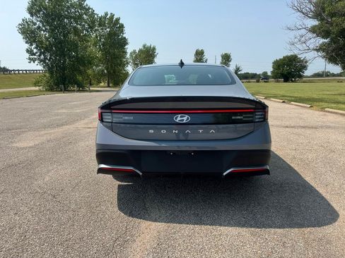 Used 2025 Hyundai Sonata SE FWD image 9