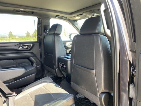 Used 2022 Chevrolet Suburban LT w/ LT Signature Package AWD/4WD image 31
