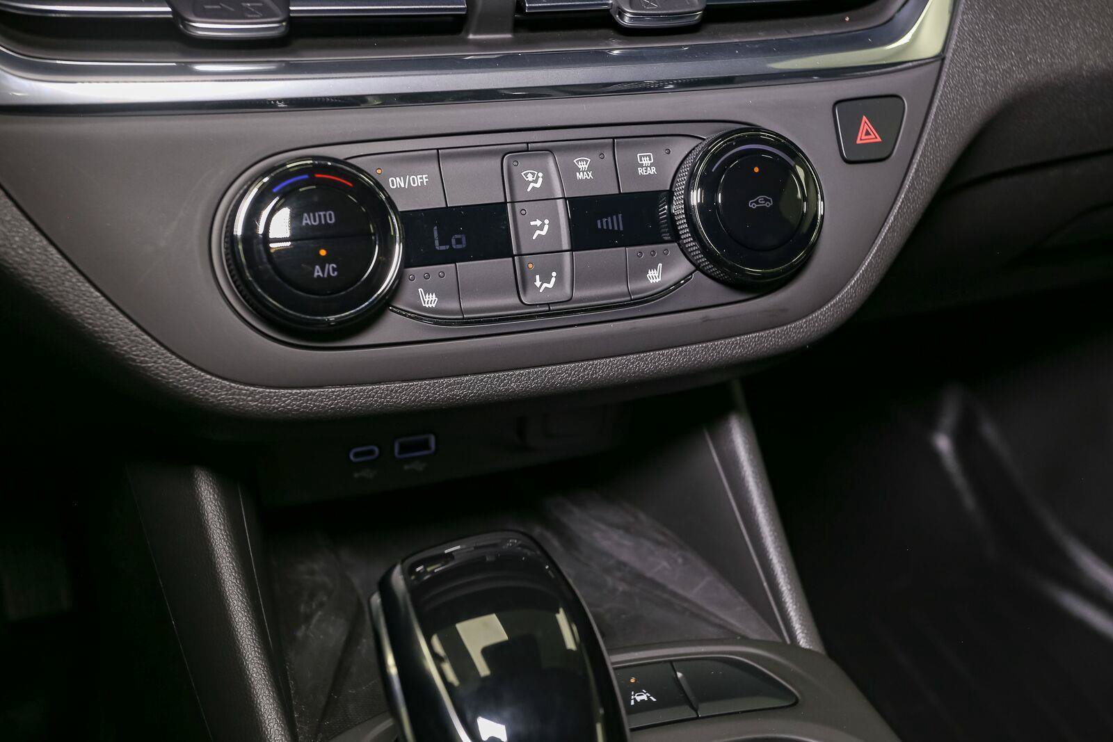 Used 2025 Buick Envista Preferred w/ Convenience I Package FWD image 31