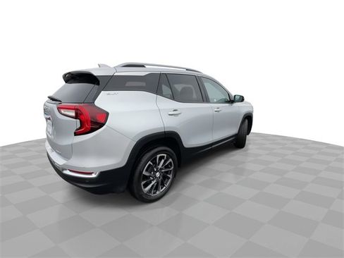 Certified 2022 GMC Terrain SLT w/ Infotainment Package II image 8