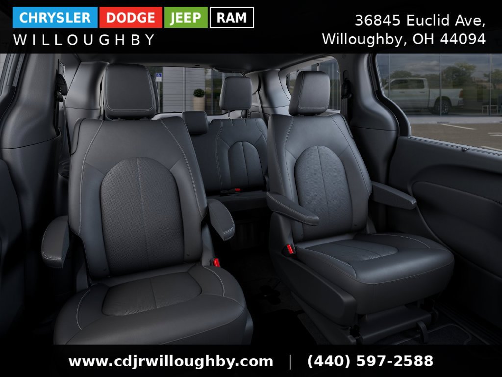 New 2027 Chrysler Pacifica Select w/ Family Tech Group AWD/4WD image 18