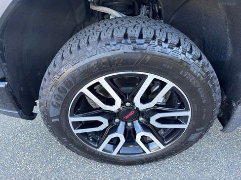 Used 2024 GMC Sierra 1500 AT4 w/ Technology Package image 17