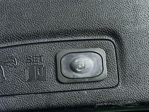 Used 2017 Lincoln MKC Premiere FWD image 30