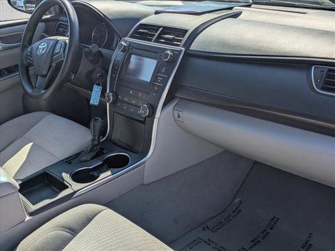 Used 2017 Toyota Camry LE image 19