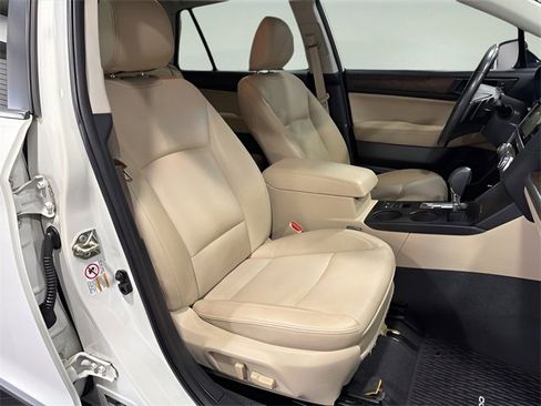 Used 2015 Subaru Outback 3.6R Limited image 15