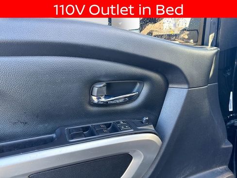 Used 2021 Nissan Titan SV w/ SV Convenience Package image 16