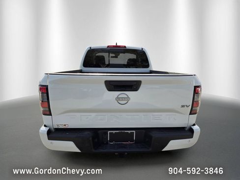 Used 2024 Nissan Frontier SV w/ SV Convenience Package RWD image 4