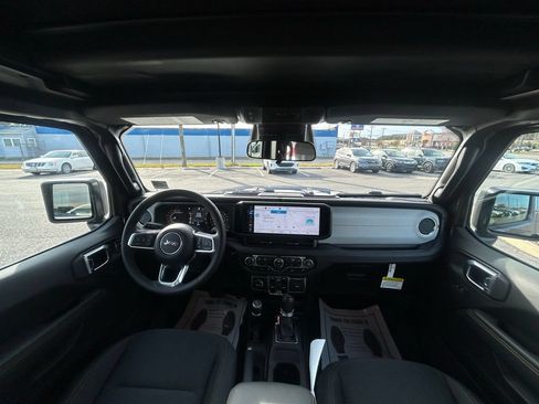 New 2026 Jeep Wrangler Unlimited Sahara AWD/4WD image 33