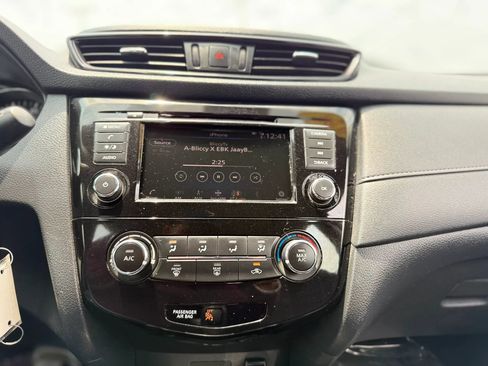 Used 2020 Nissan Rogue S AWD/4WD image 21