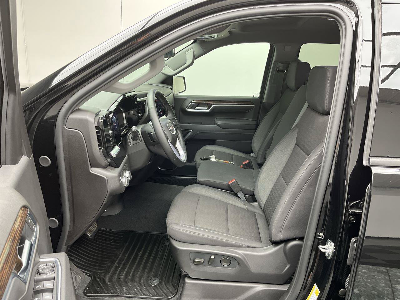 Used 2026 GMC Sierra 1500 Elevation AWD/4WD image 3