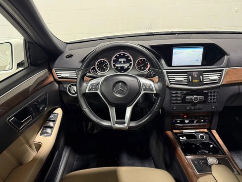 Used 2013 Mercedes-Benz E 350 4MATIC Sedan image 23