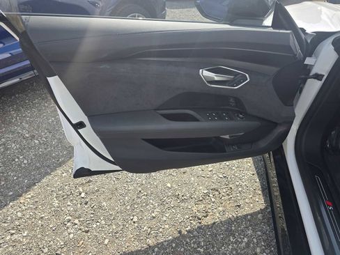 New 2026 Audi S e-tron GT Prestige image 22