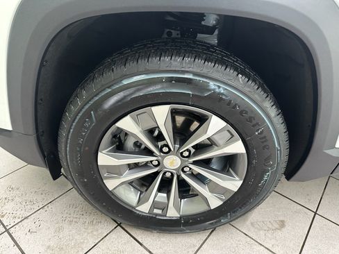 Certified 2025 Chevrolet Equinox LT w/ Safety and Technology Package FWD image 16