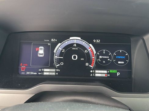 Used 2024 Toyota Sequoia Capstone AWD/4WD image 35