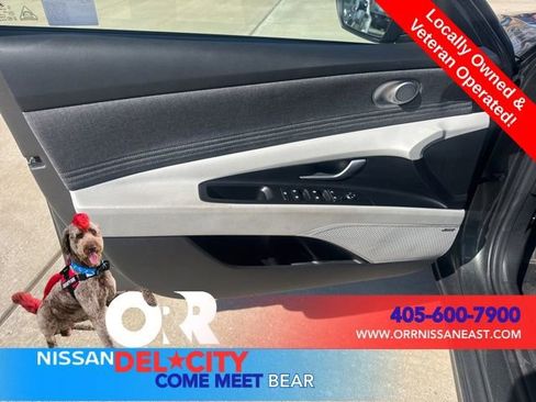Used 2025 Hyundai Elantra Limited FWD image 15