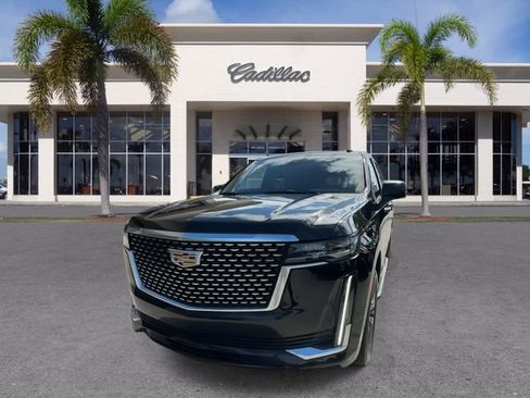 Used 2022 Cadillac Escalade Premium Luxury w/ LPO, Illumination Package RWD image 5