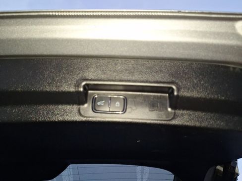 Used 2023 Ford Explorer XLT w/ Equipment Group 202A image 7