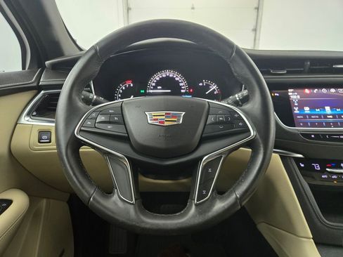 Used 2018 Cadillac XT5 AWD image 19