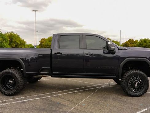 New 2026 GMC Sierra 3500 Denali Ultimate AWD/4WD image 8