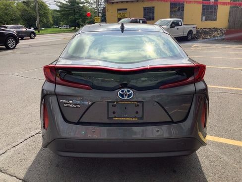 Used 2017 Toyota Prius Prime Advanced FWD image 6