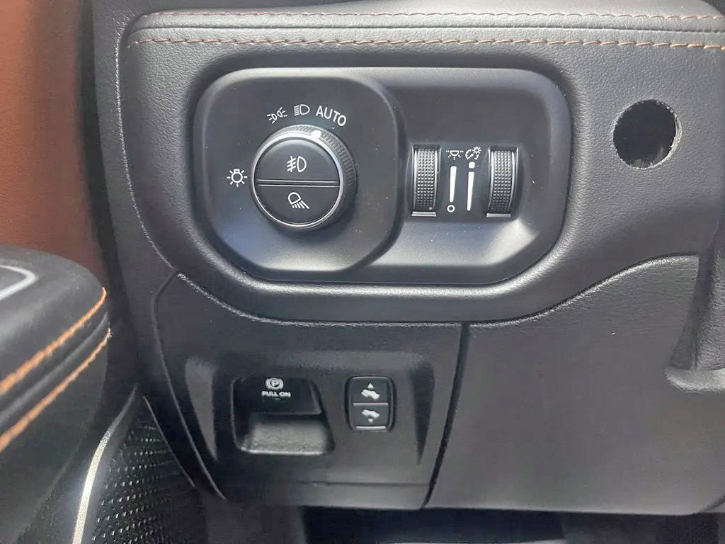 Used 2022 RAM 1500 Limited w/ Body-Colour Bumper Group AWD/4WD image 34
