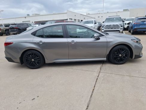 Used 2025 Toyota Camry SE w/ Convenience Package FWD image 7