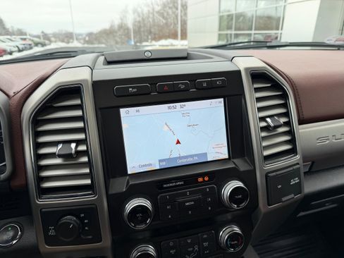 Certified 2021 Ford F250 Platinum w/ FX4 Off-Road Package image 17