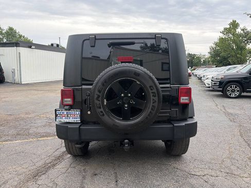 Used 2009 Jeep Wrangler Rubicon w/ Dual Top Group AWD/4WD image 6