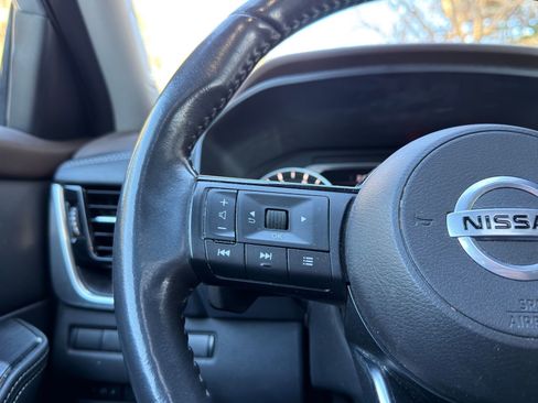 Used 2021 Nissan Rogue SL w/ Premium Package image 22