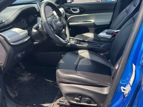 Used 2024 Jeep Compass Limited AWD/4WD image 2