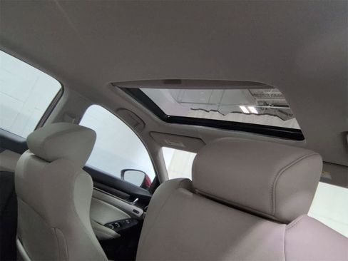 Used 2018 Honda Accord Touring image 23