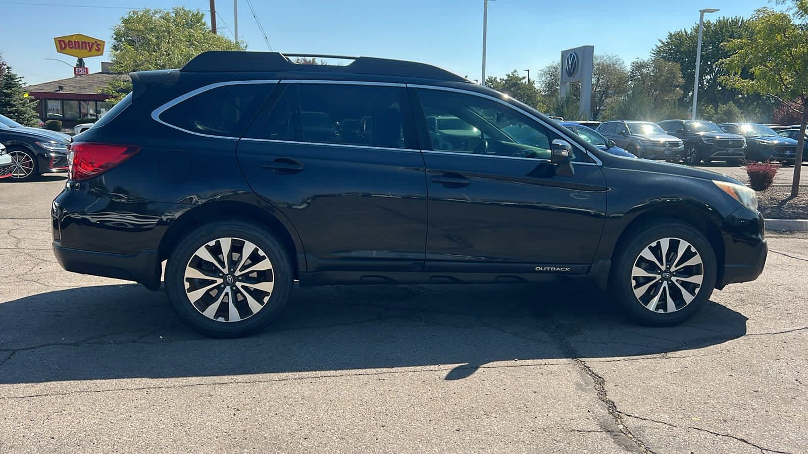 Used 2017 Subaru Outback 2.5i Limited AWD/4WD image 4