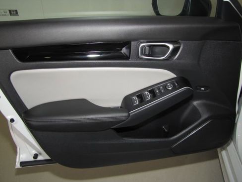 Certified 2025 Honda Civic Sport image 11