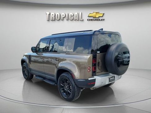 Used 2023 Land Rover Defender 110 S image 2