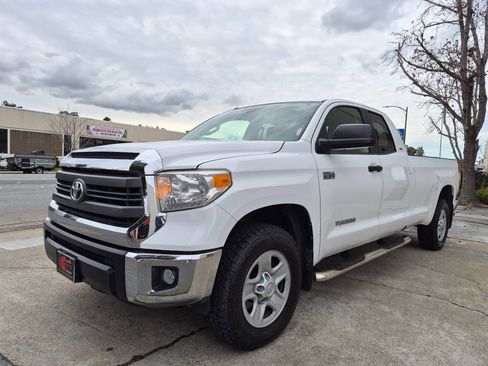 Used 2015 Toyota Tundra SR5 image 2