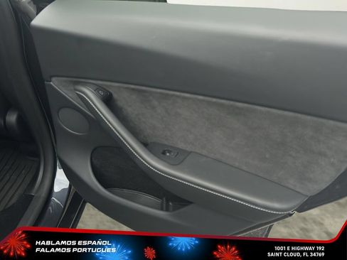 Used 2024 Tesla Model Y Long Range AWD/4WD image 17